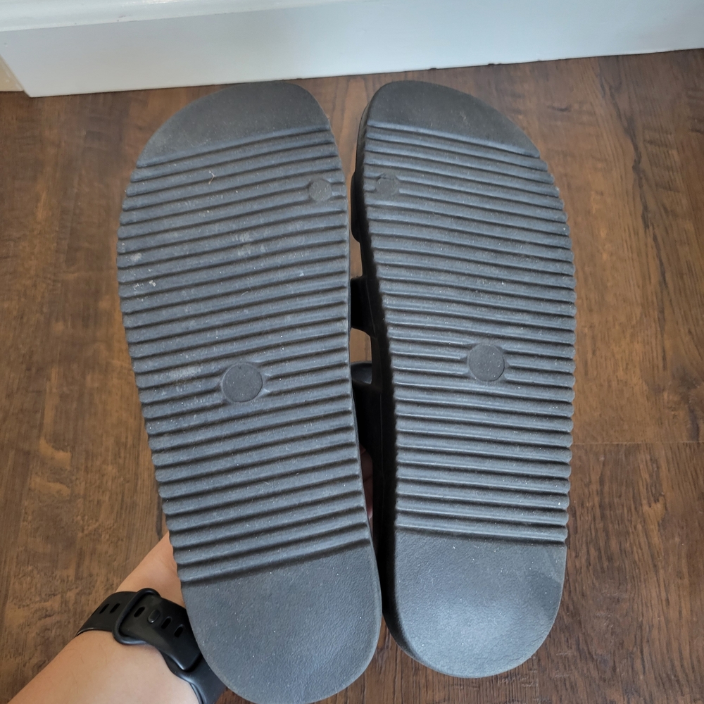 Two Pairs of Sandals - Picture 7 of 7